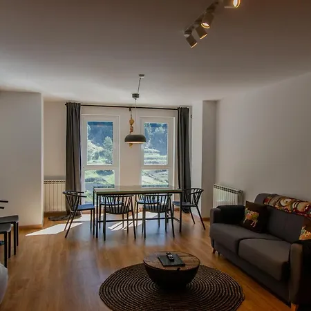 Modern And Cozy In With Views - Vall Del Nord Arinsal
